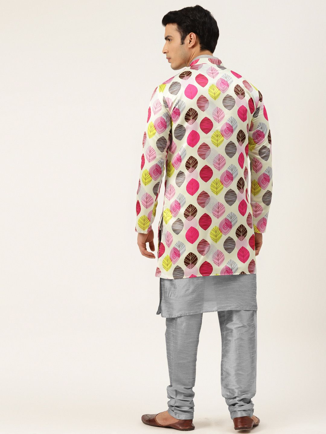 SOJANYA Men Grey & White Kurta with Churidar