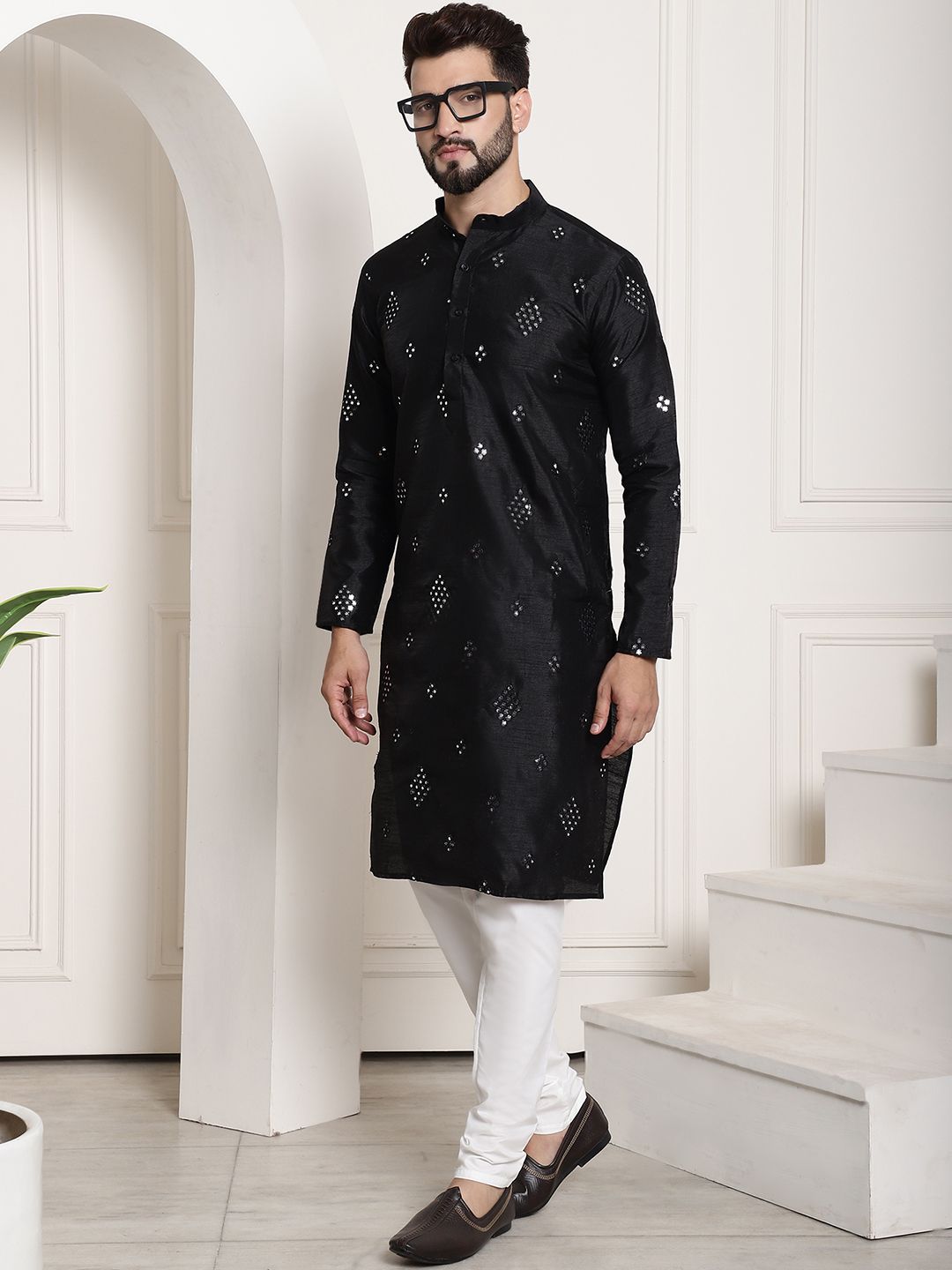 SOJANYA Mandarin Collar Mirror Work Kurta With Trousers