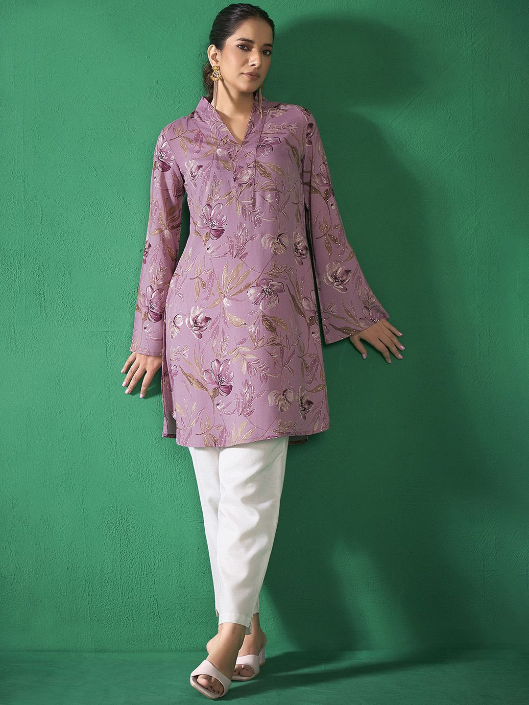 Anouk Floral Printed V-Neck Bell Sleeves Straight Kurta