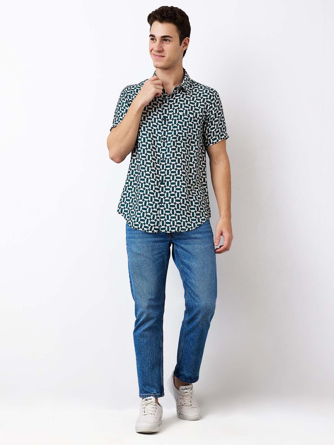 SPYKAR Men Spread Collar Geometric Printed Casual Shirt