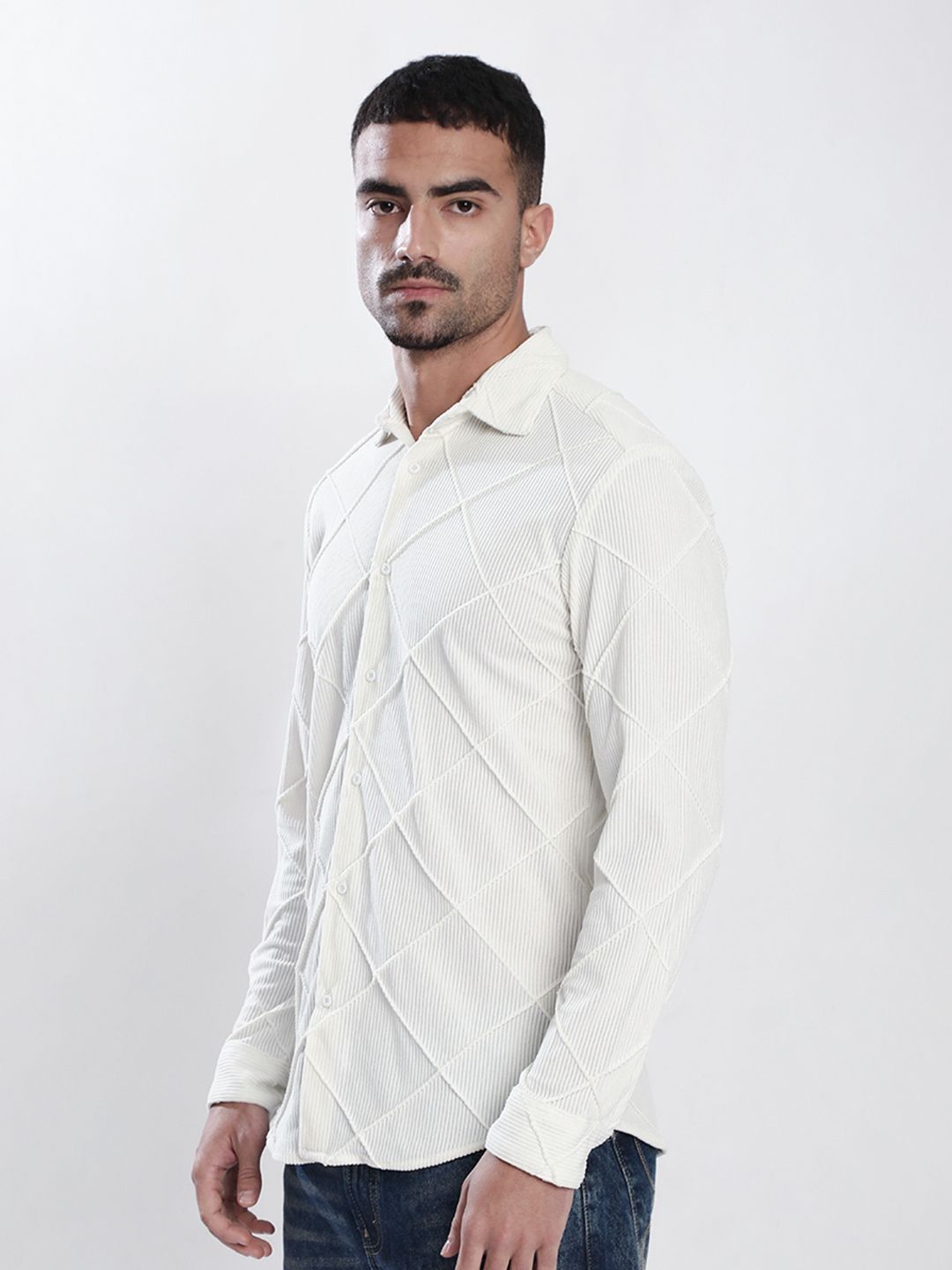 Bene Kleed Men Slim Fit Textured Spread Collar Casual Shirt