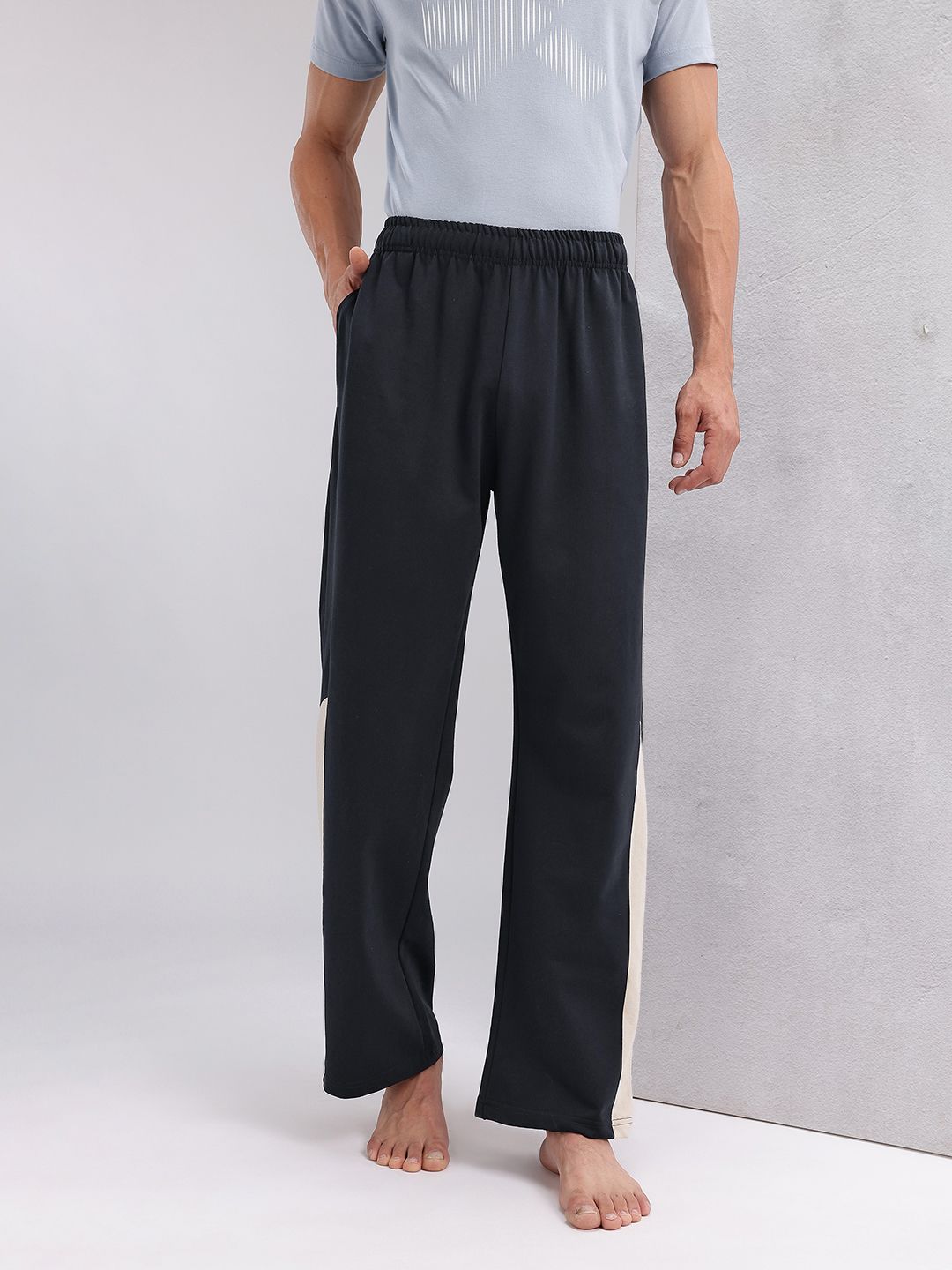 HRX by Hrithik Roshan Men Side Contrast Detail Yoga Track Pants
