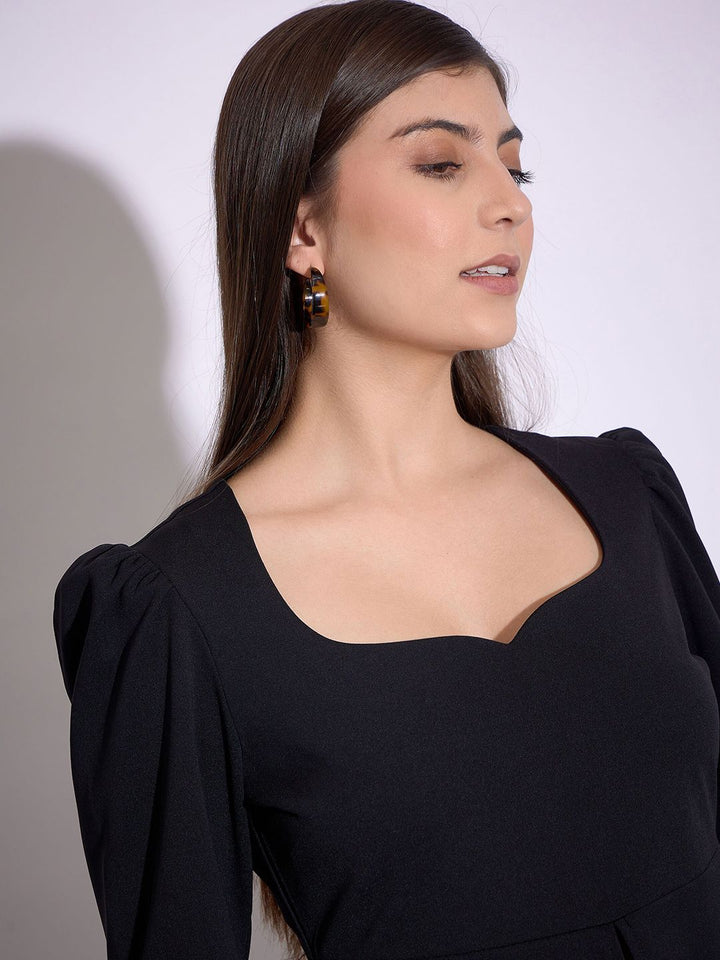 SASSAFRAS worklyf Sweetheart Neck Puff Sleeve Top