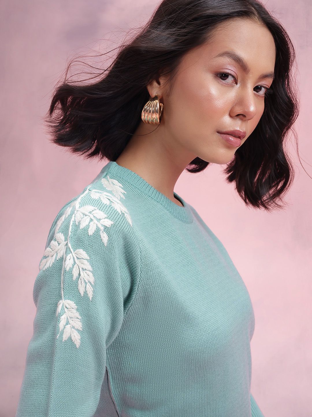 DressBerry Floral Embroidered Acrylic Pullover