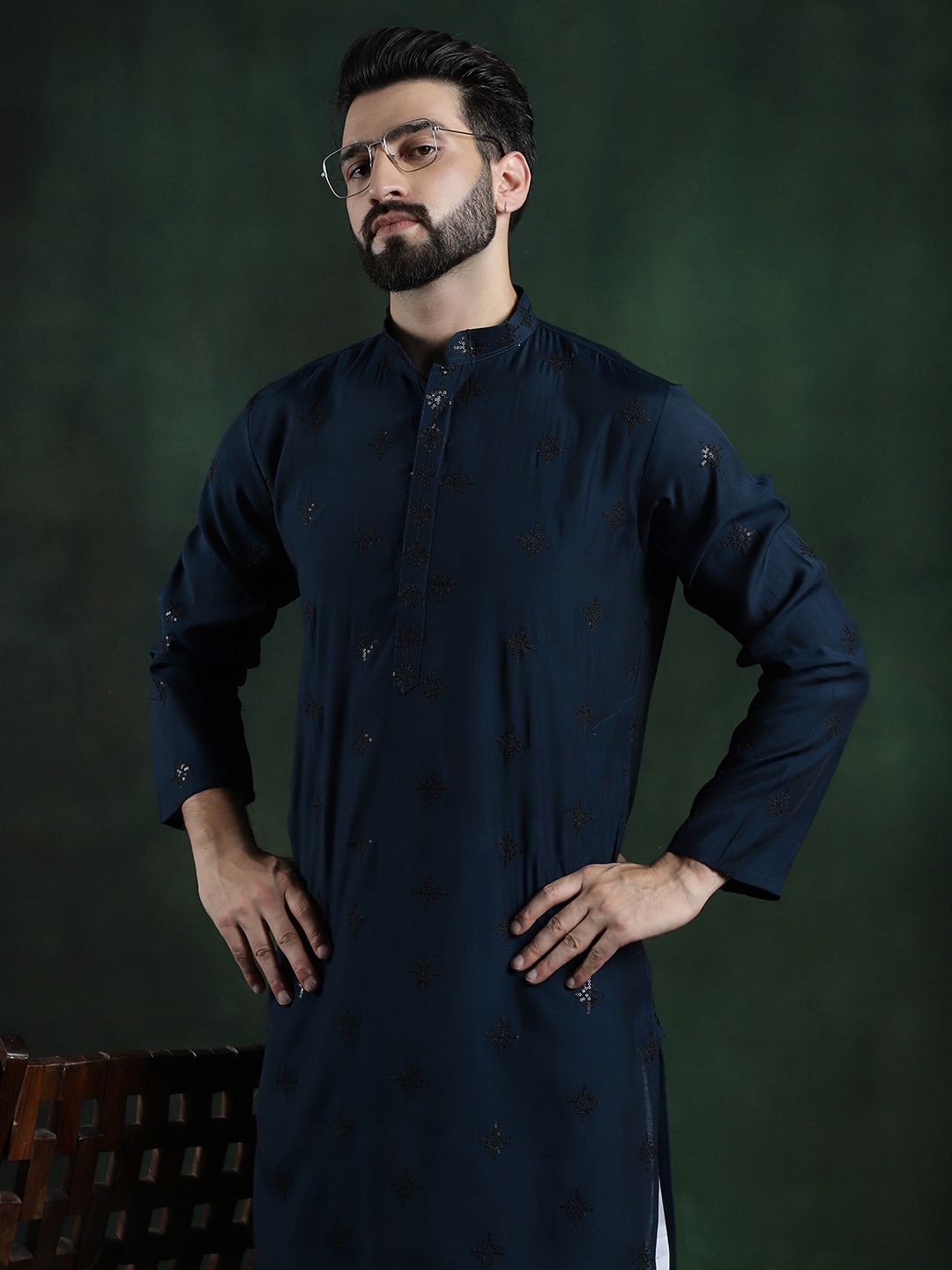SOJANYA Motif Etnik Bersulam Kolar Mandarin Kurta Lurus Labuci