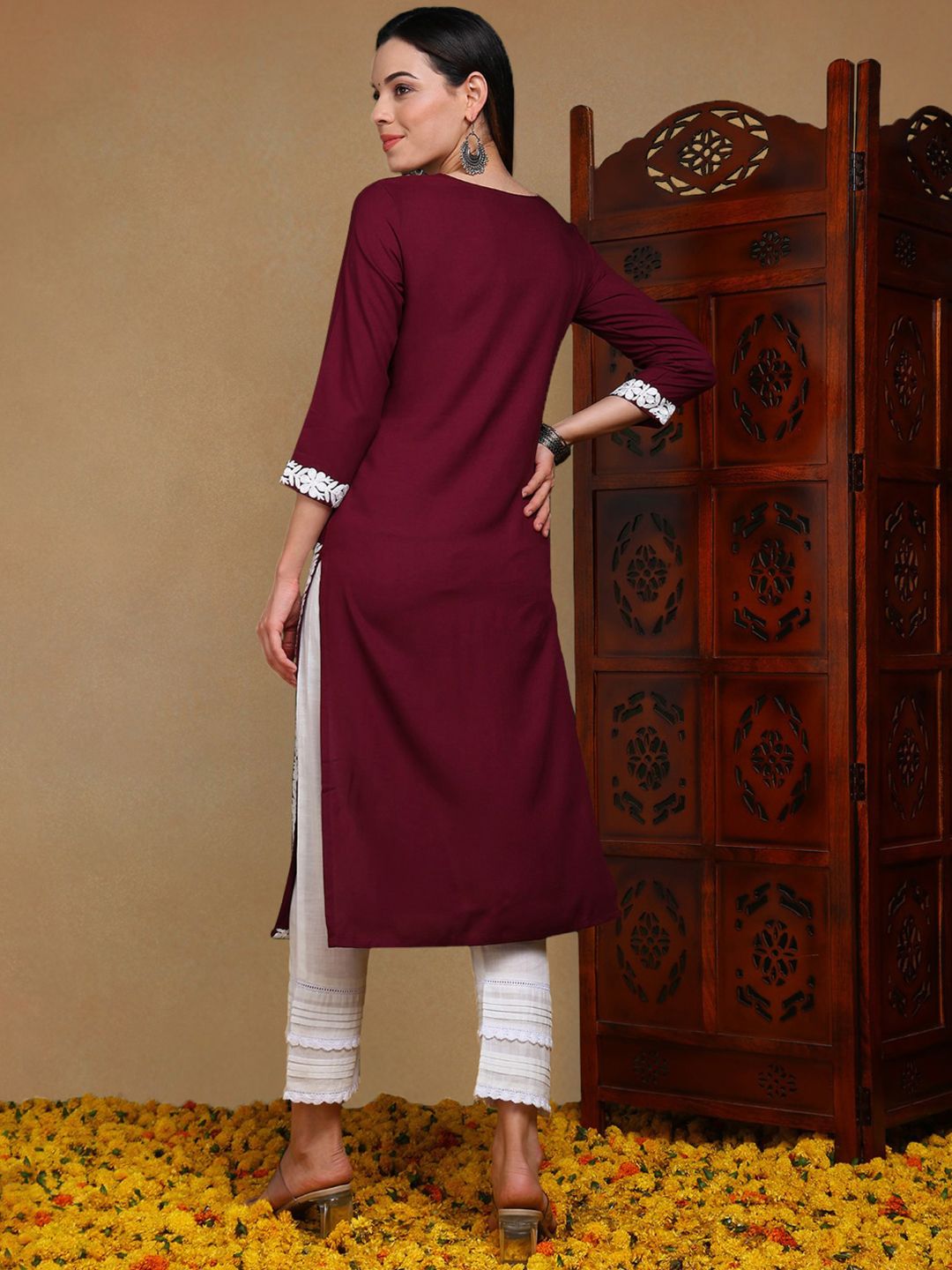 KALINI Floral Embroidered Thread Work Straight Kurta