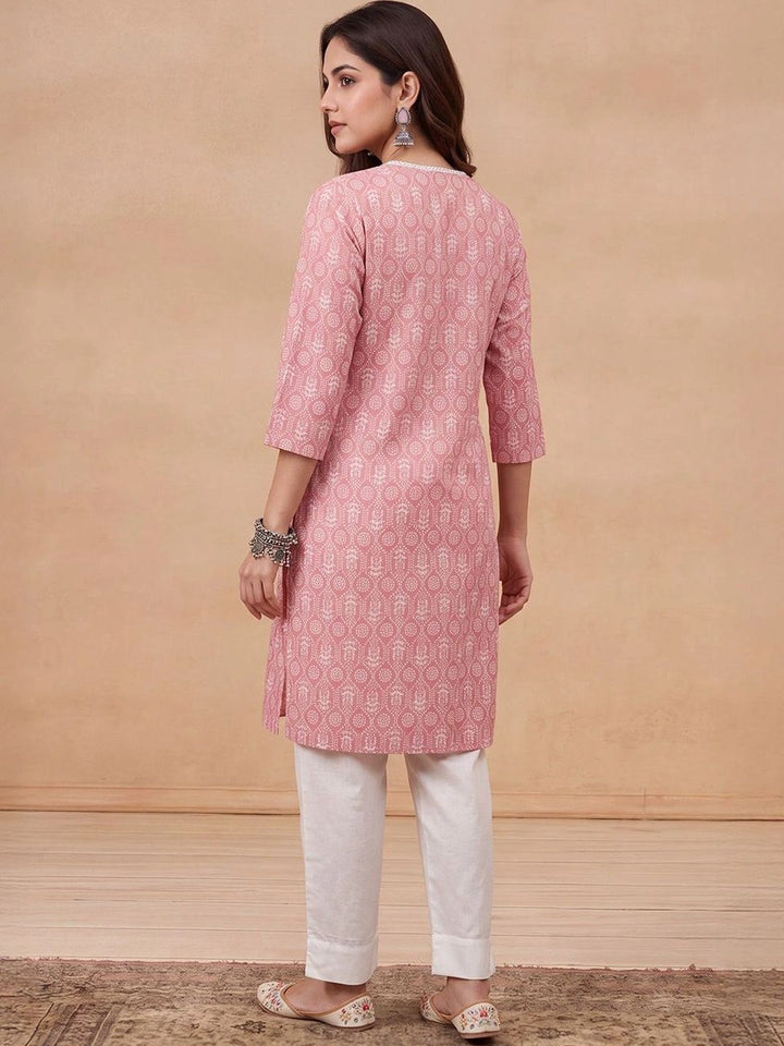 Rumah Wanita Chikankari Motif Etnik Cetakan Indie Cetakan Kurta