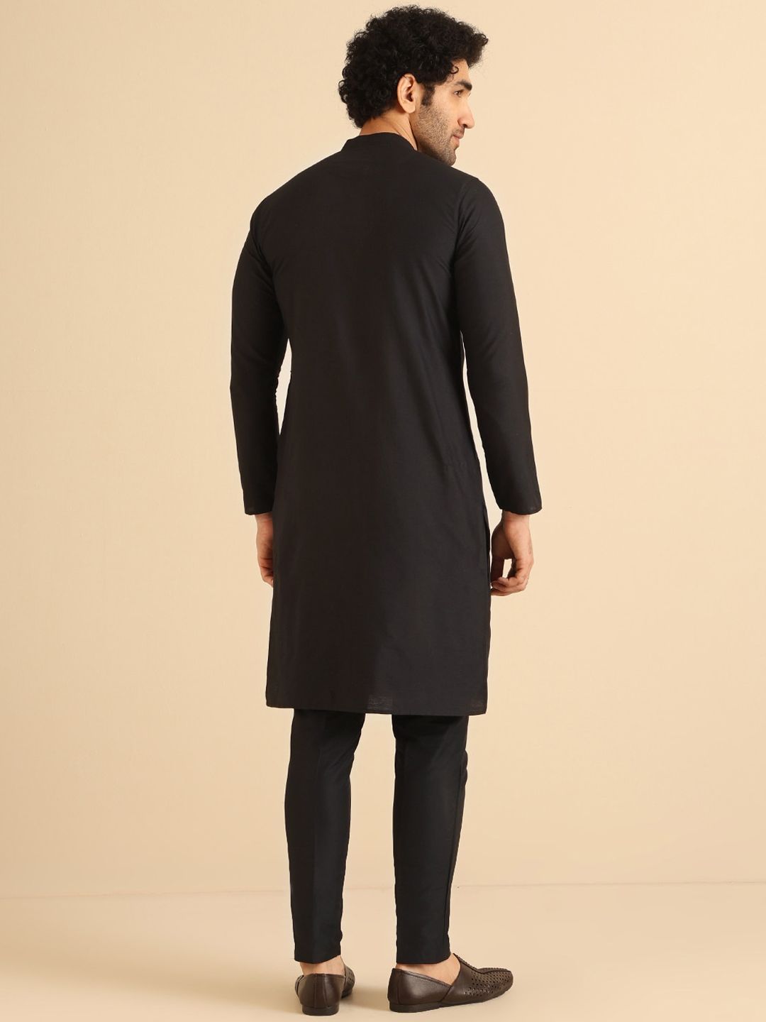 KISAH Striped Mandarin Collar Long Sleeves Kurta with Trousers