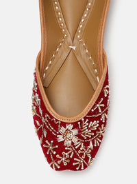 House of Pataudi Women Embellished Ethnic Mojaris