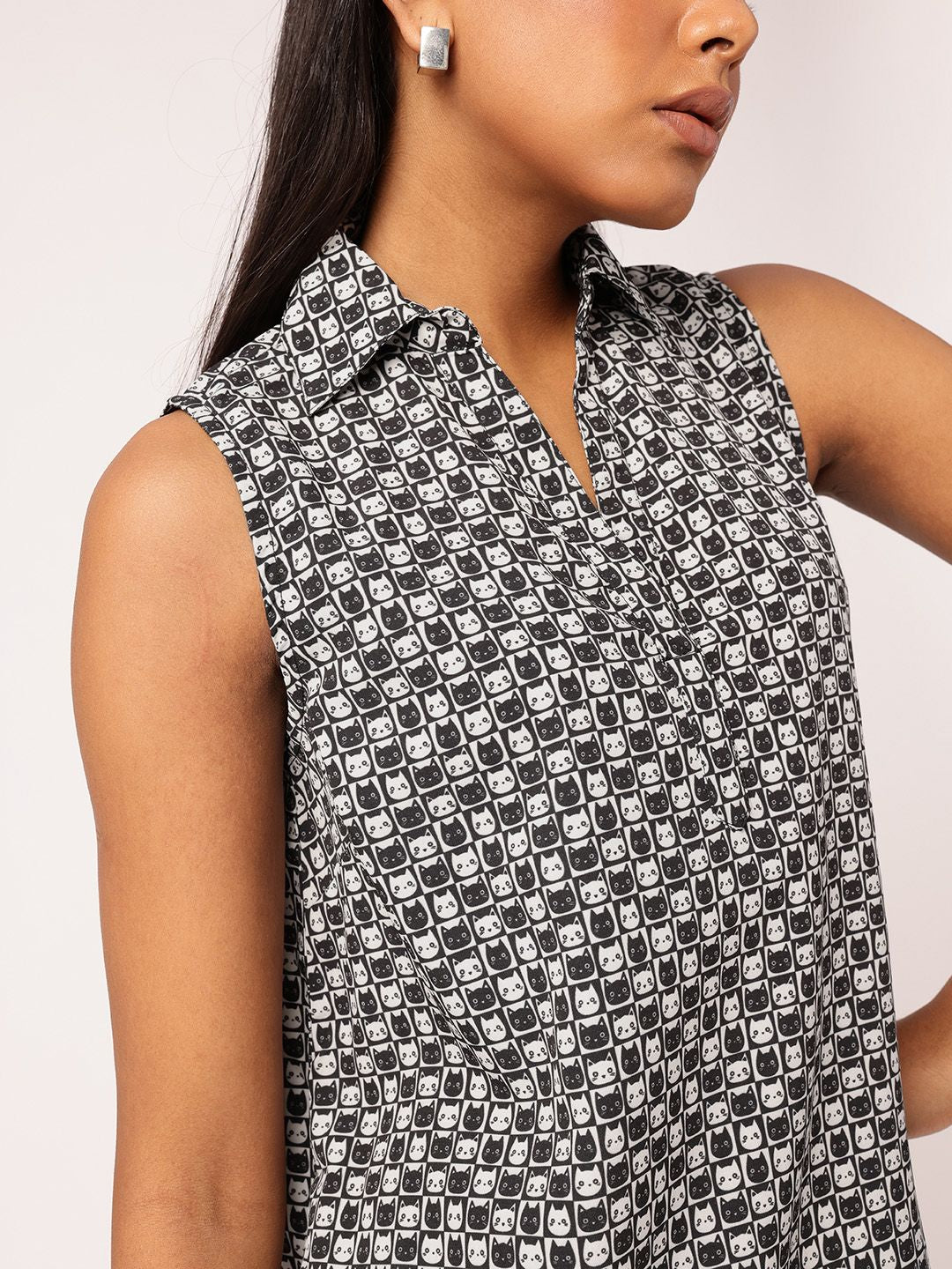 DressBerry Quirky Grunge Printed Sleeveless A-Line Dress