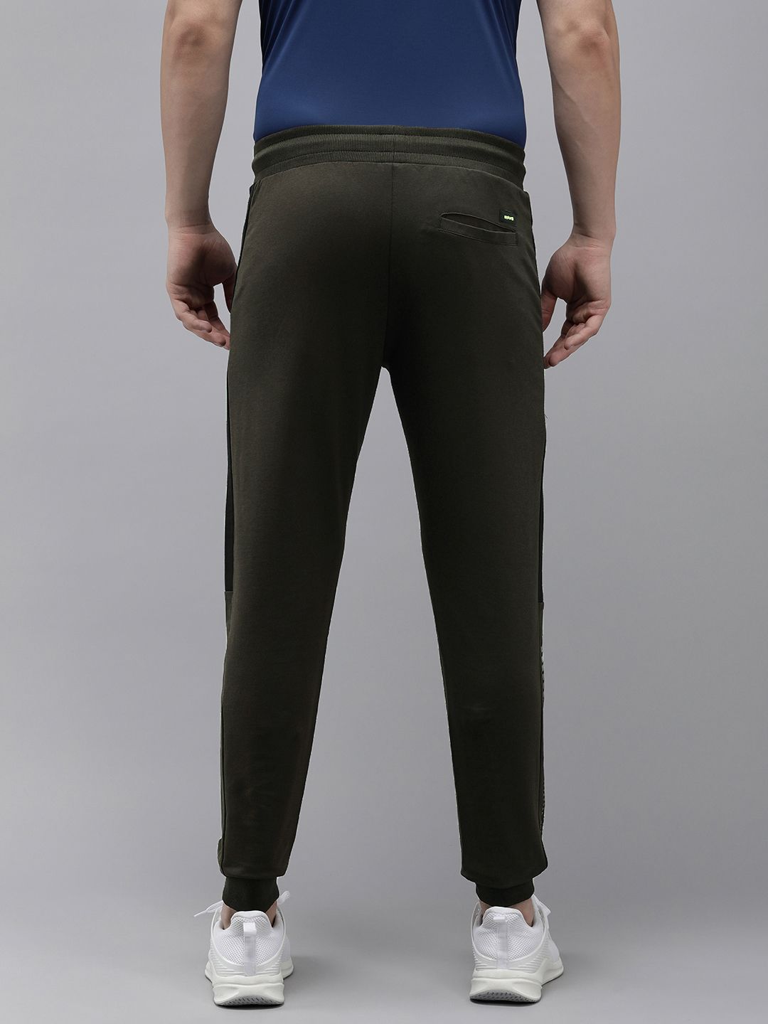 Spykar Men Pepejal Mid-Rise Slim Fit Applique Joggers