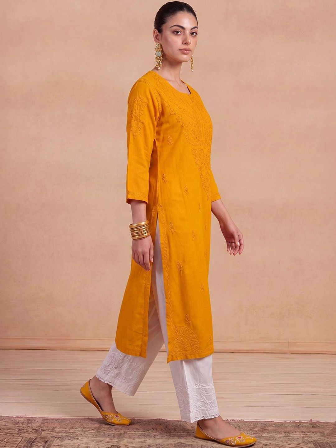Rumah Wanita Chikankari Motif Etnik Bersulam Kurta Chikankari