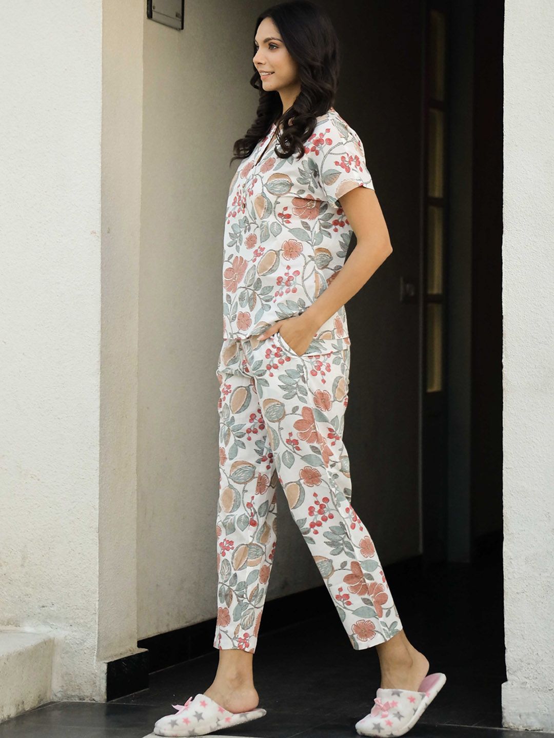 SANSKRUTIHOMES Women Printed Pure Cotton Night suit