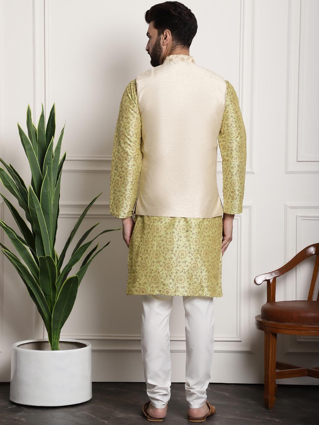 SOJANYA Floral Printed Mandarin Collar Kurta With Churidar & Nehru Jacket