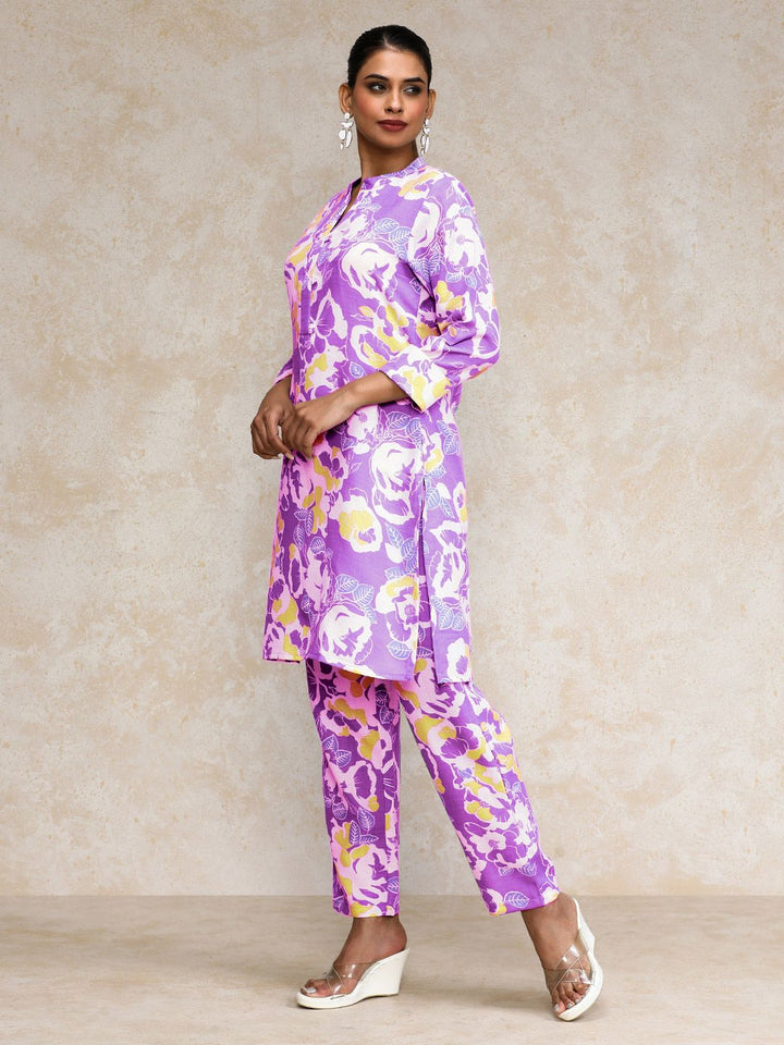 Varanga Women Floral Printed Regular Kurti with Trousers