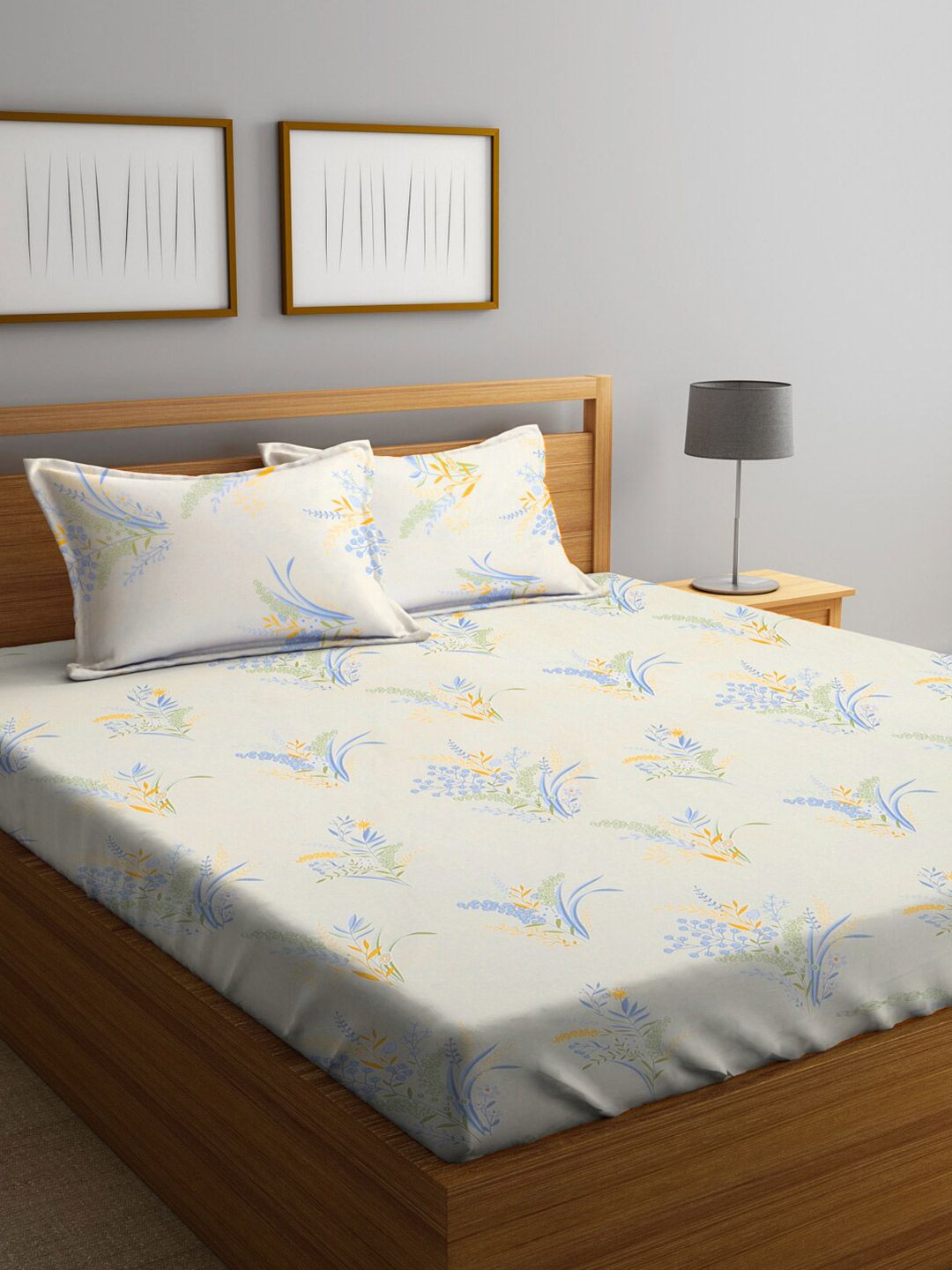 KLOTTHE Floral Printed 300 TC King Bedsheet with 2 Pillow Covers