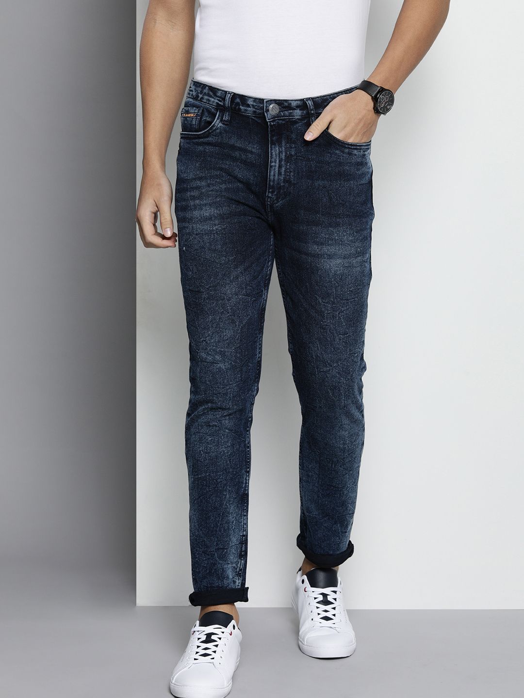 The Indian Garage Co Men Slim Fit Light Fade Stretchable Jeans