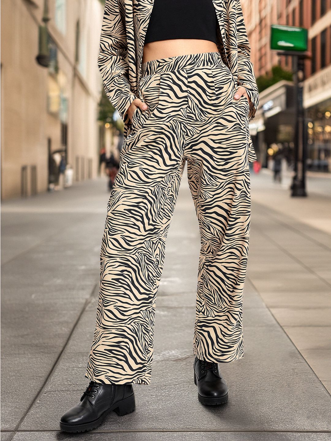 DressBerry Women Exotic Edge Animal Print Flared Trousers