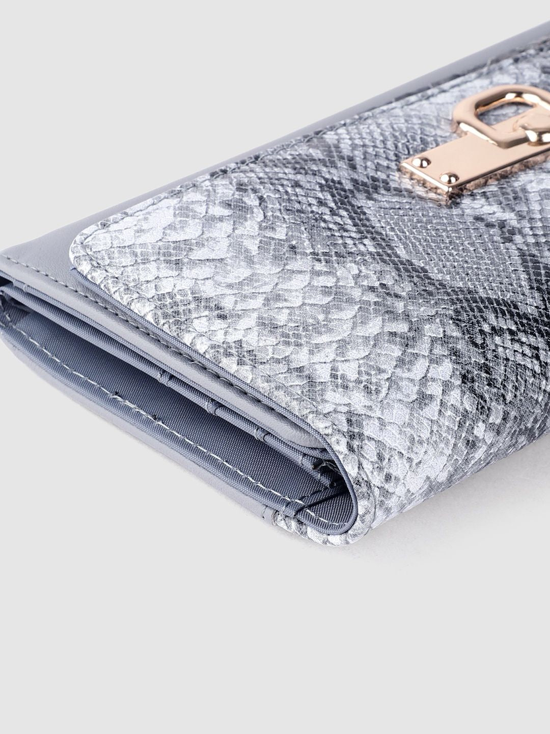 Lino Perros Women Snakeskin Print Three Fold Wallet