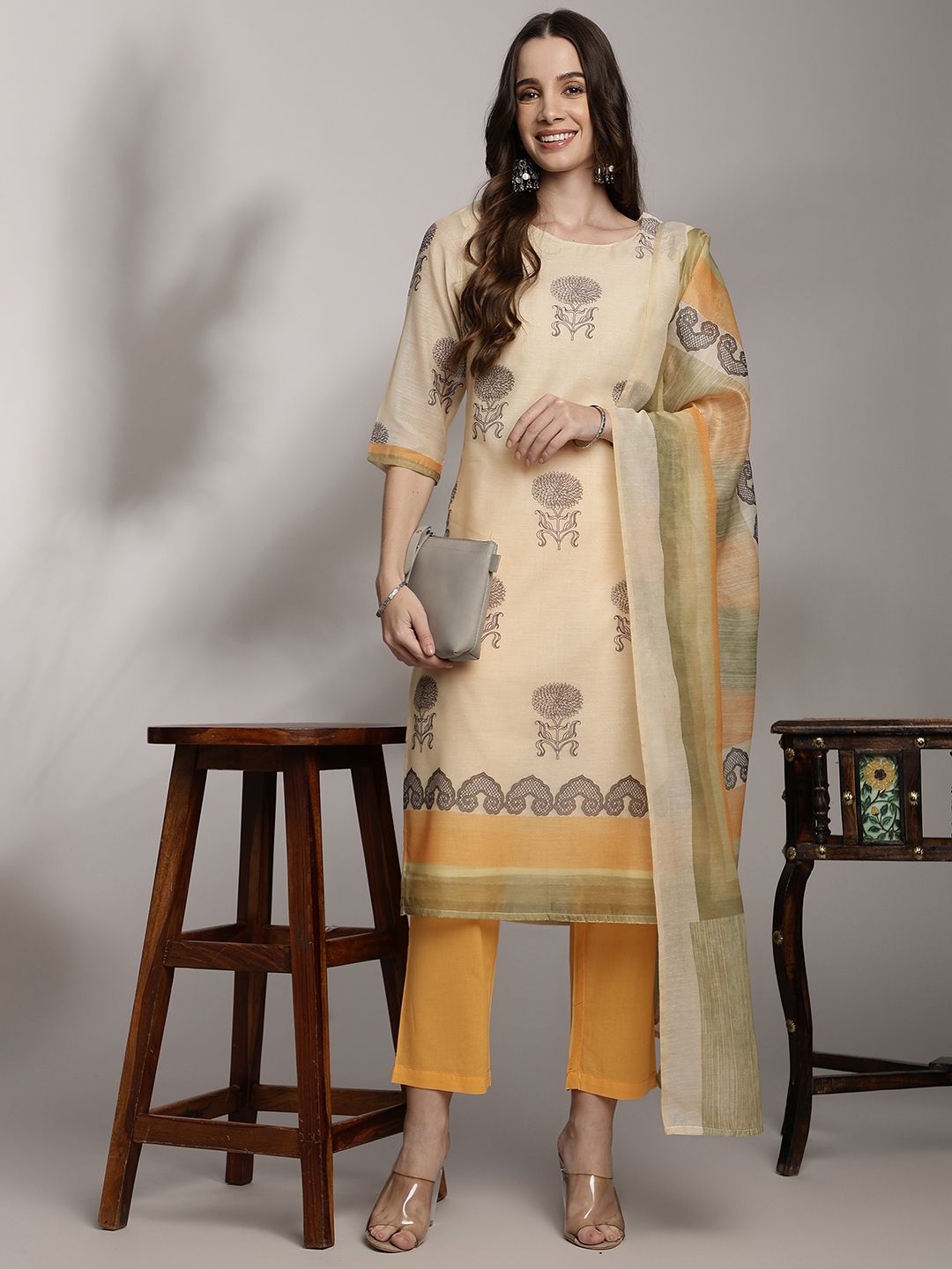 Anouk Women Floral Printed Kurta with Trousers & Dupatta