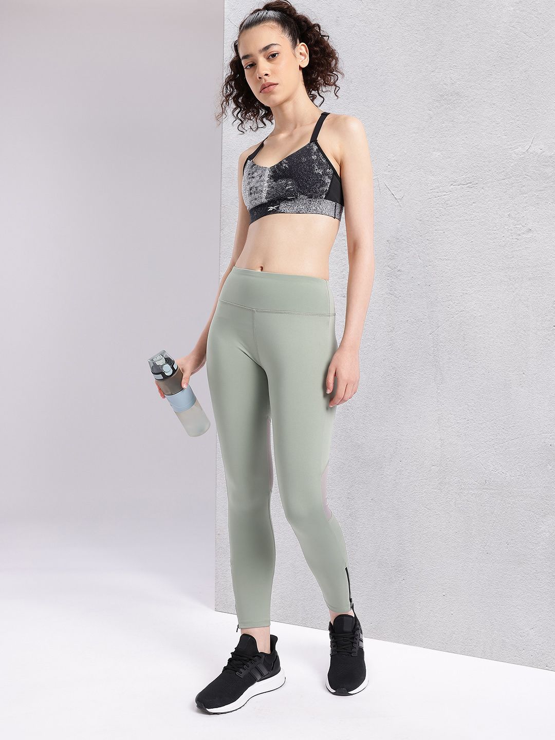 HRX by Hrithik Roshan Women Colourblock Rapid-Dry Cropped Running Tights