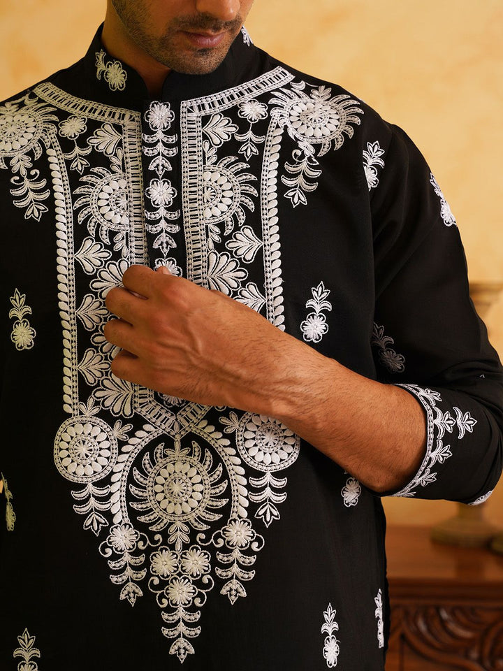 SOJANYA LUXE Ethnic Motifs Embroidered Thread Work Mandarin Collar Cotton Straight Kurta