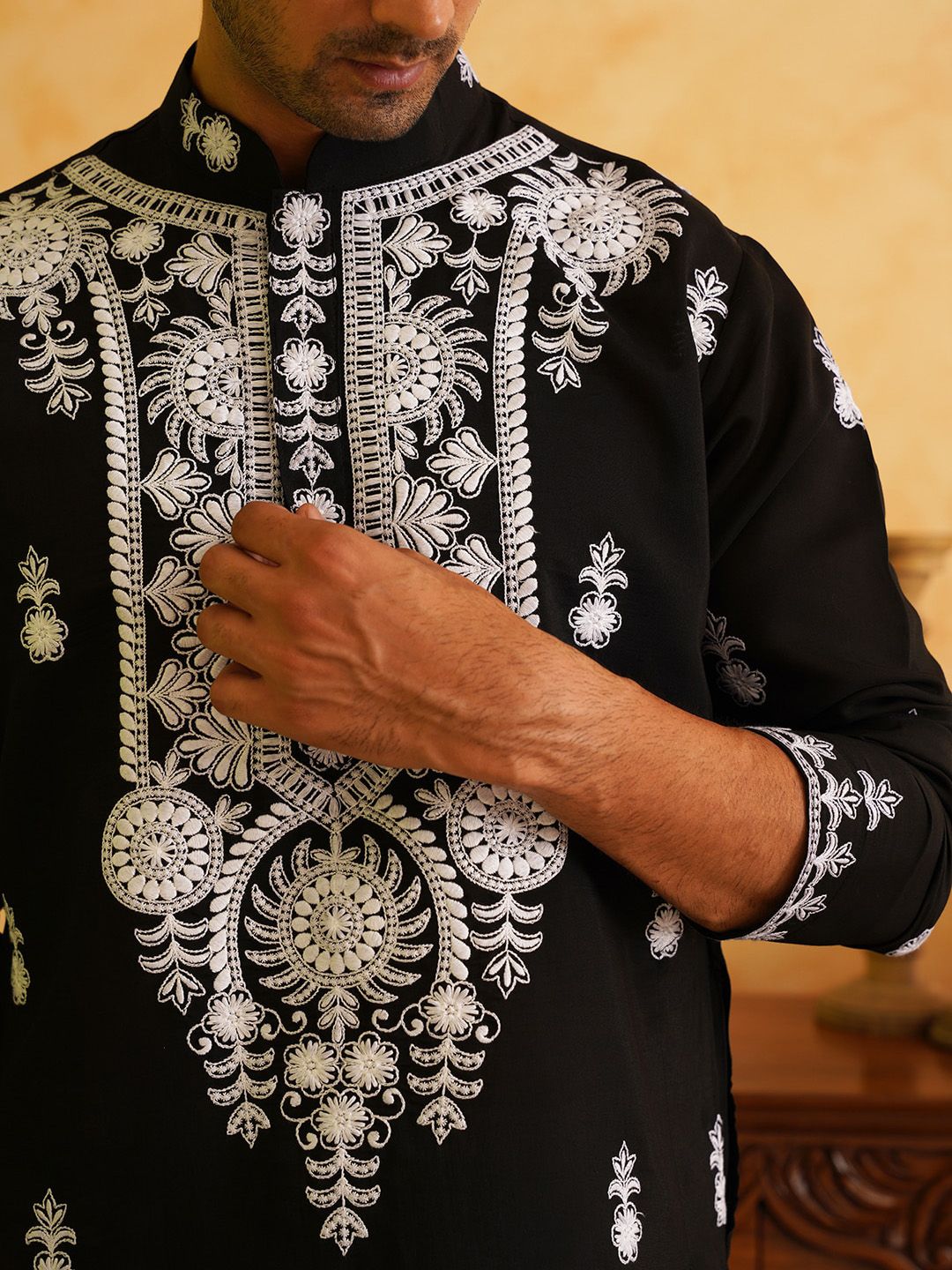 SOJANYA LUXE Ethnic Motifs Embroidered Thread Work Mandarin Collar Cotton Straight Kurta