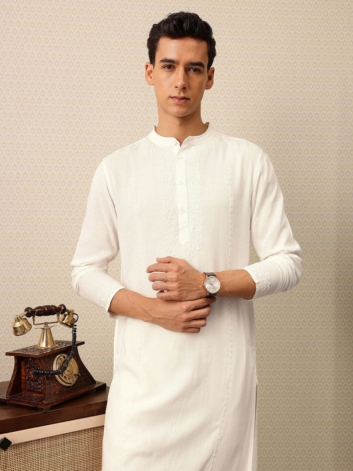 House of Pataudi Floral Embroidered Jashn Kurta with Trousers