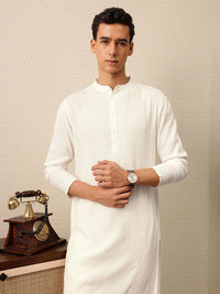 House of Pataudi Floral Embroidered Jashn Kurta with Trousers