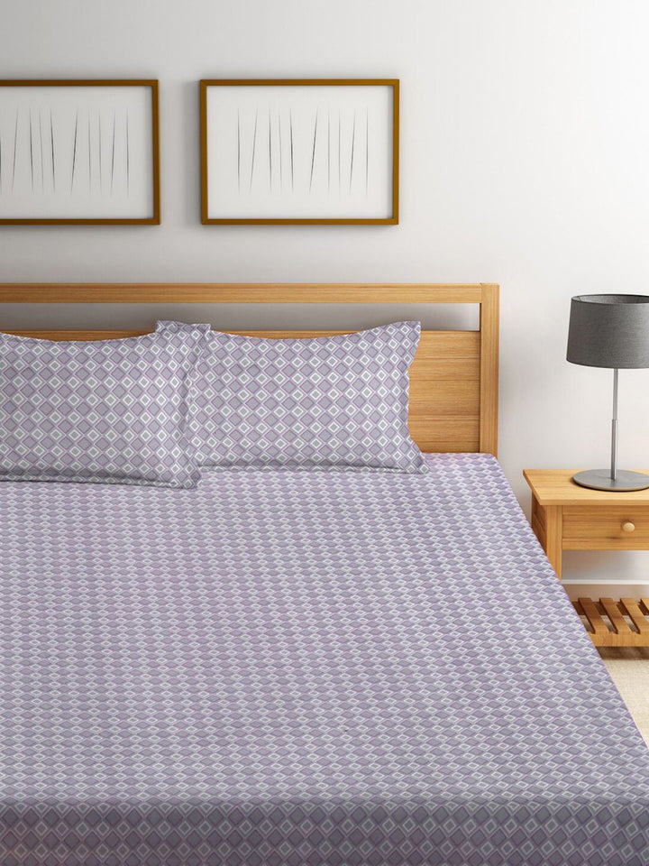 KLOTTHE Purple Geometric Patterned 300 TC Fitted King Bedsheet With 2 Pillow covers