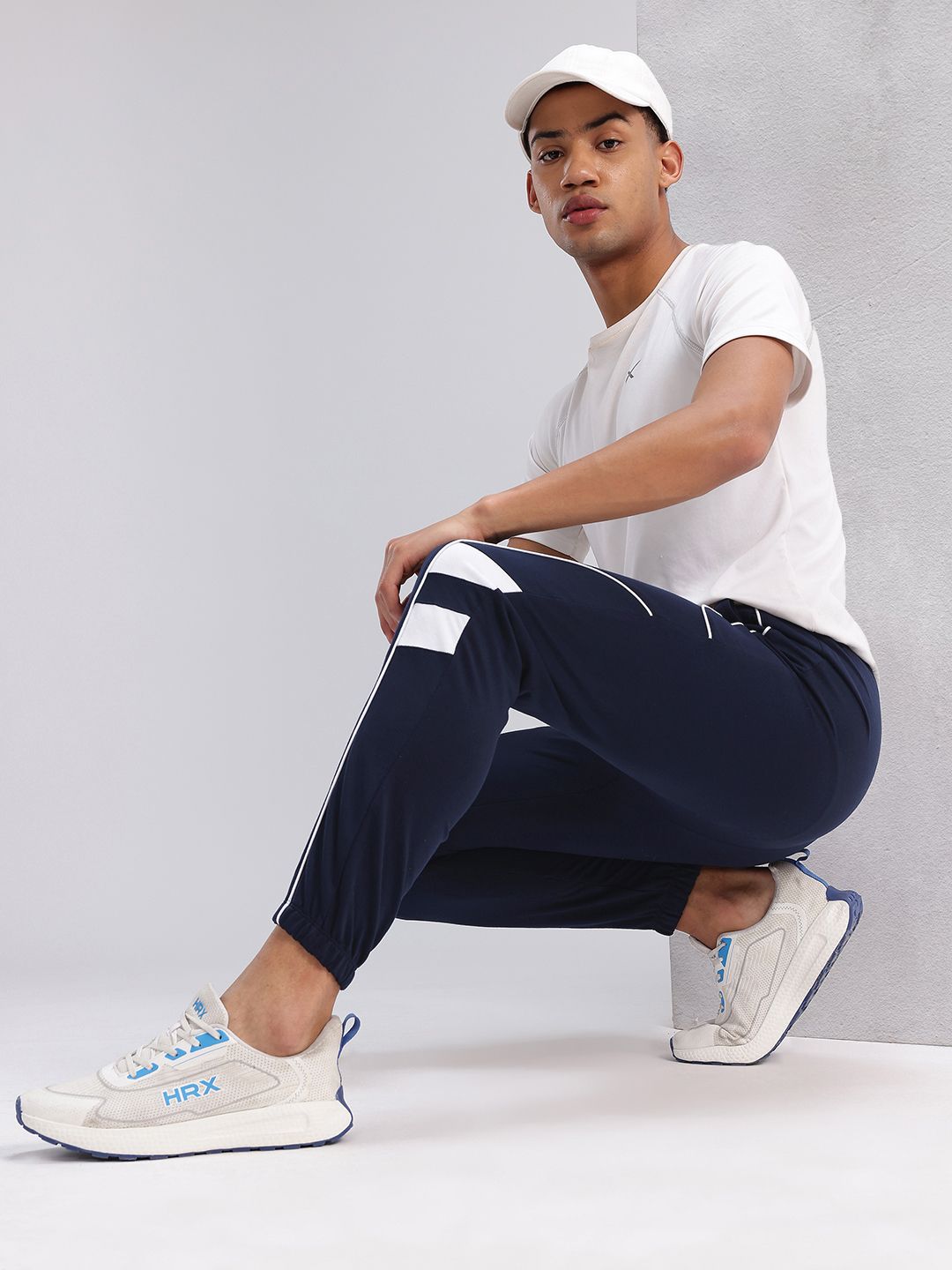 HRX by Hrithik Roshan Men Striped Detail Lifestyle Joggers