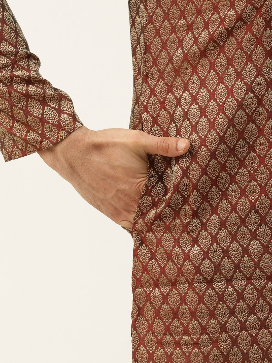 SOJANYA Kurta Rekaan Tenunan Maroon & Beige Lelaki dengan Jaket Churidar & Nehru