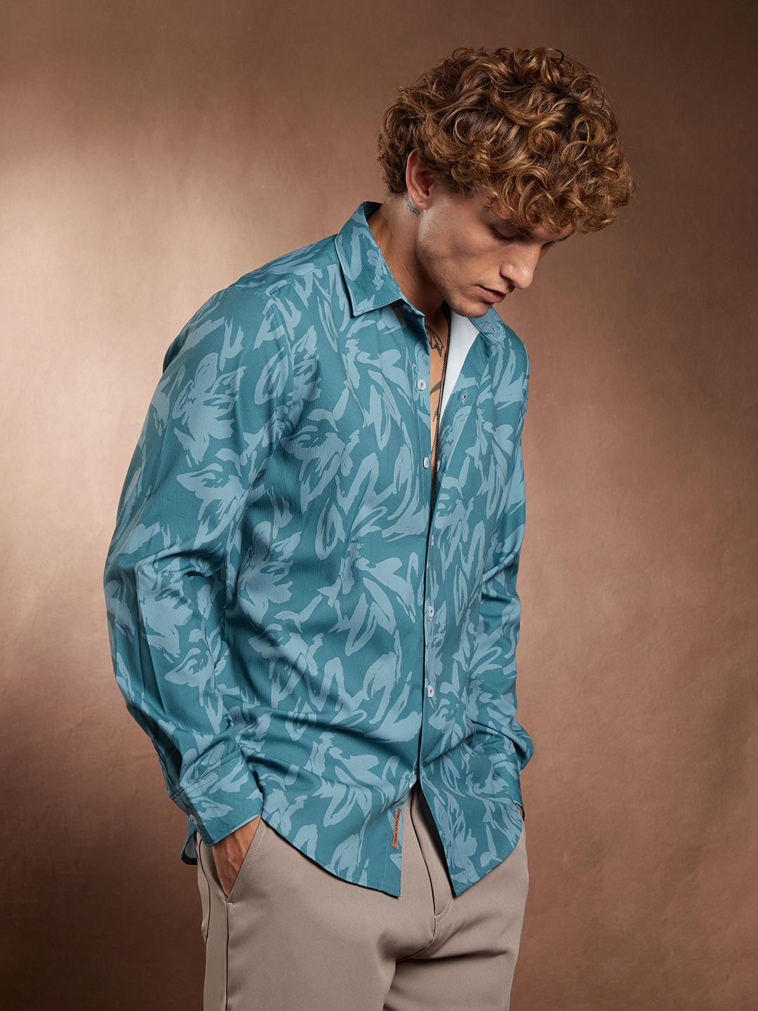 Campus Sutra Floral Printed Spread Collar Long Sleeves Cotton Comfort Shirt