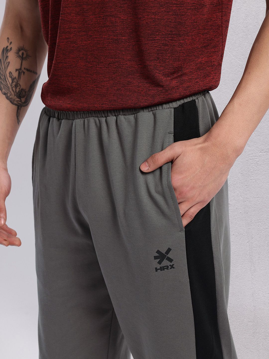 HRX by Hrithik Roshan Men Paneled Lifestyle Joggers