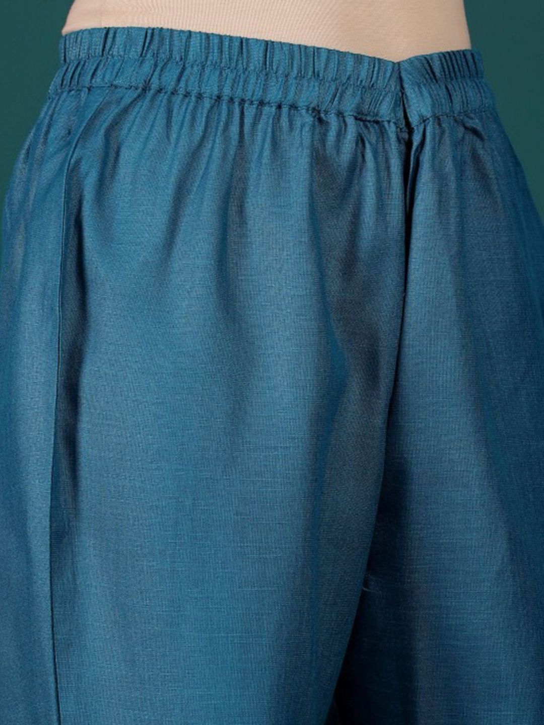 Varanga Women Regular Kurta with Trousers