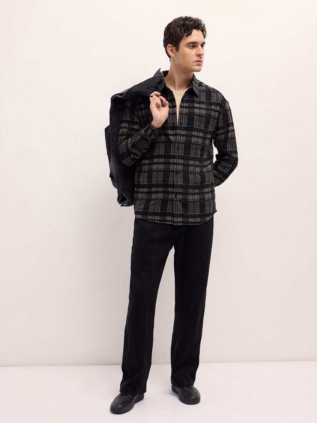 THE BEAR HOUSE Men Relaxed Fit Spread Collar Vertical Striped Casual Shirt