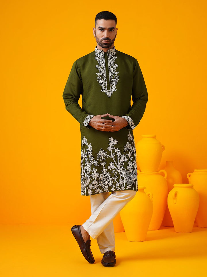 SOJANYA LUXE Floral Embroidered Mandarin Collar Straight Kurta With Trouser