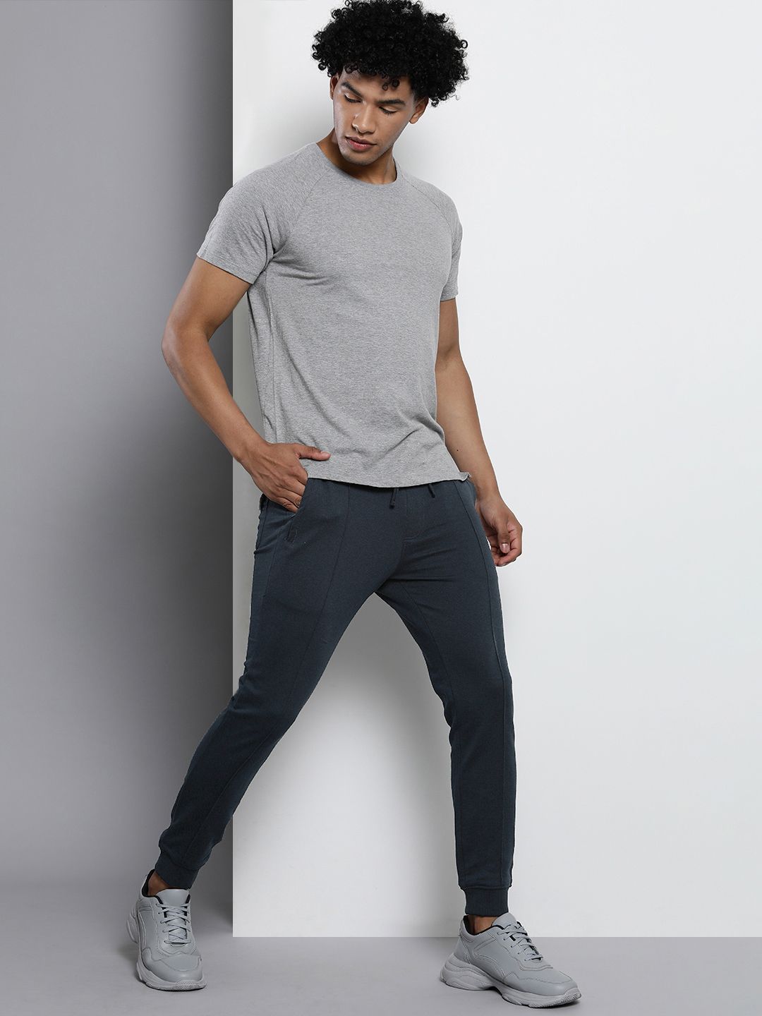 The Indian Garage Co Men Navy Blue Solid Straight Fit Joggers