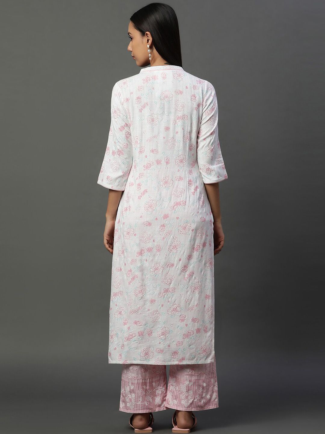 AURELIA  Floral Printed V-Neck Three-Quarter Sleeves Straight Kurta