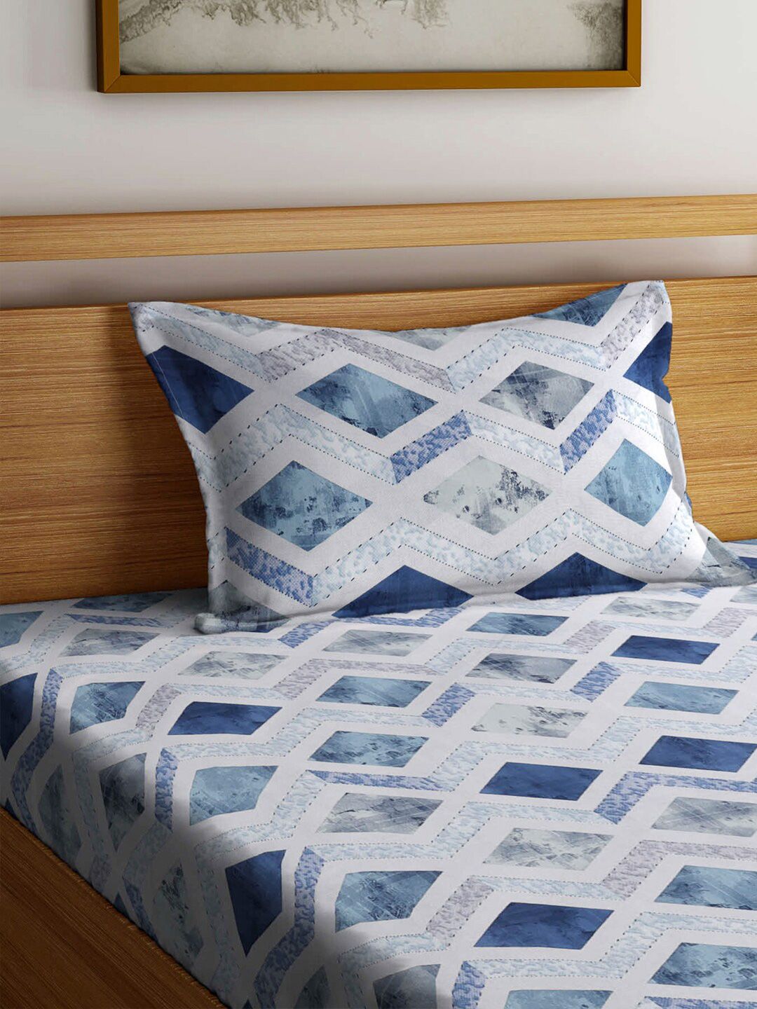 KLOTTHE Blue & White Geometric Printed Pure Cotton 400 TC Fitted Single Bedsheet Set