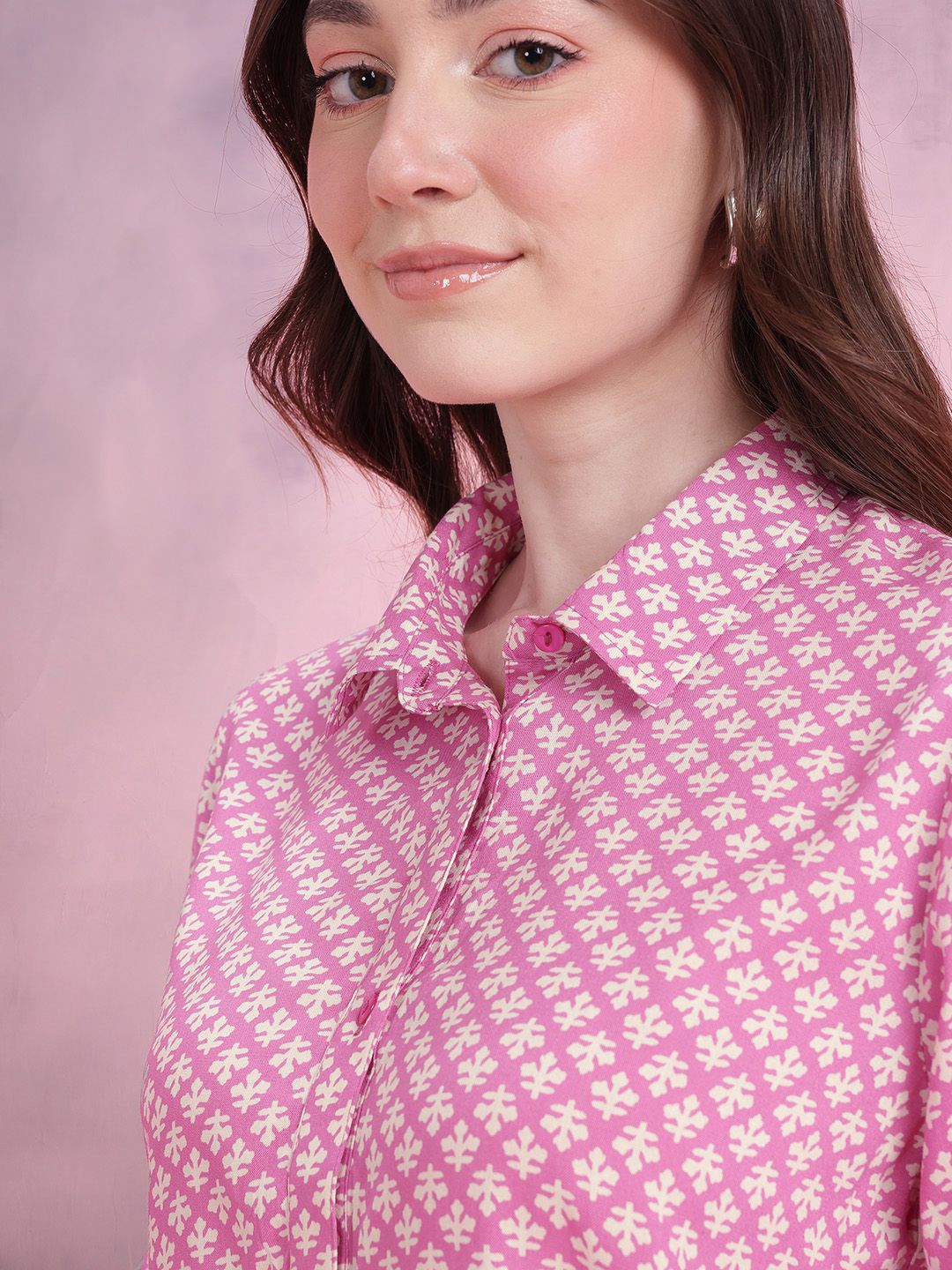 DressBerry Women Floral Printed Casual Crop Shirt