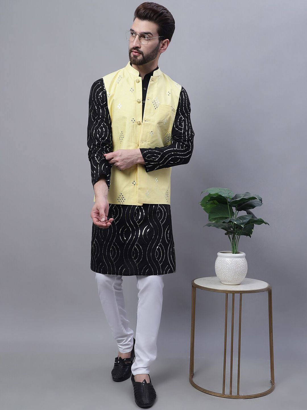 SOJANYA Leheriya Embroidered Pure Cotton Kurta with Pyjamas & Narhu Jacket