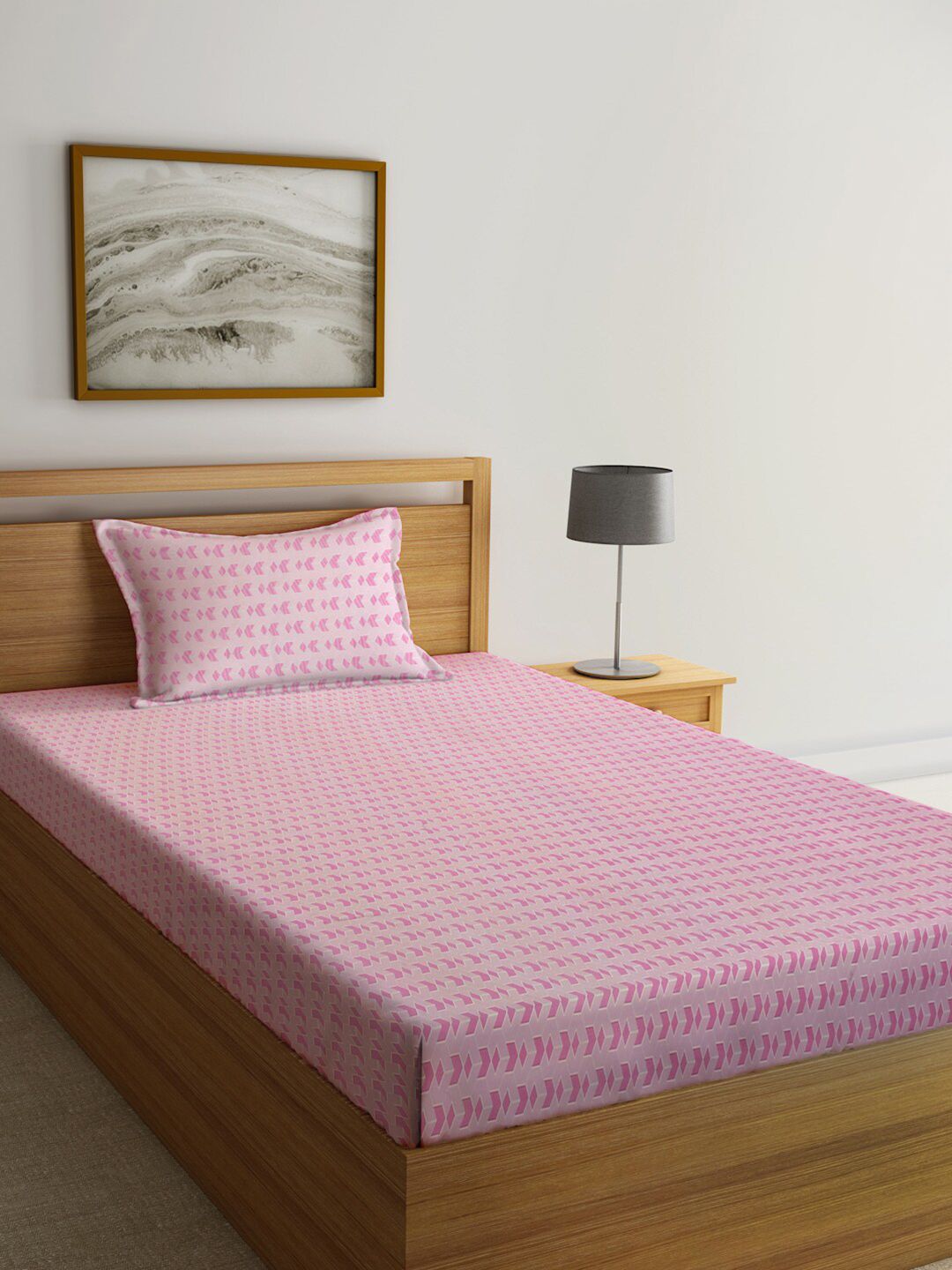 KLOTTHE Pink Geometric Printed 300 TC Fitted Single Bedsheet With Pillow Cover