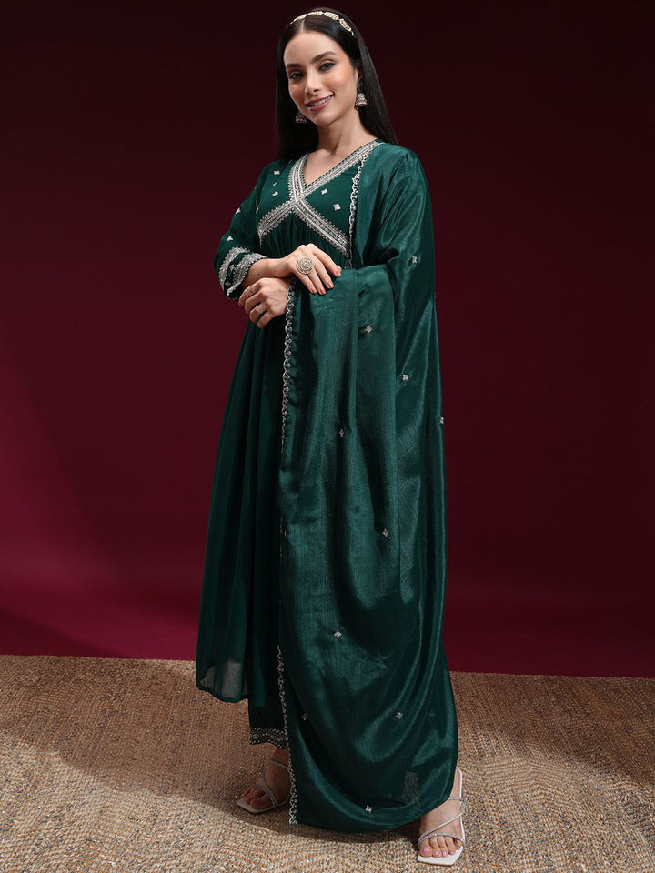 Vishudh Women Embroidered Kurta with Pant and Chinon Chiffon Dupatta