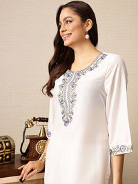 House of Pataudi Floral Embroidered Regular Jashn Kurta with Trousers & With Dupatta