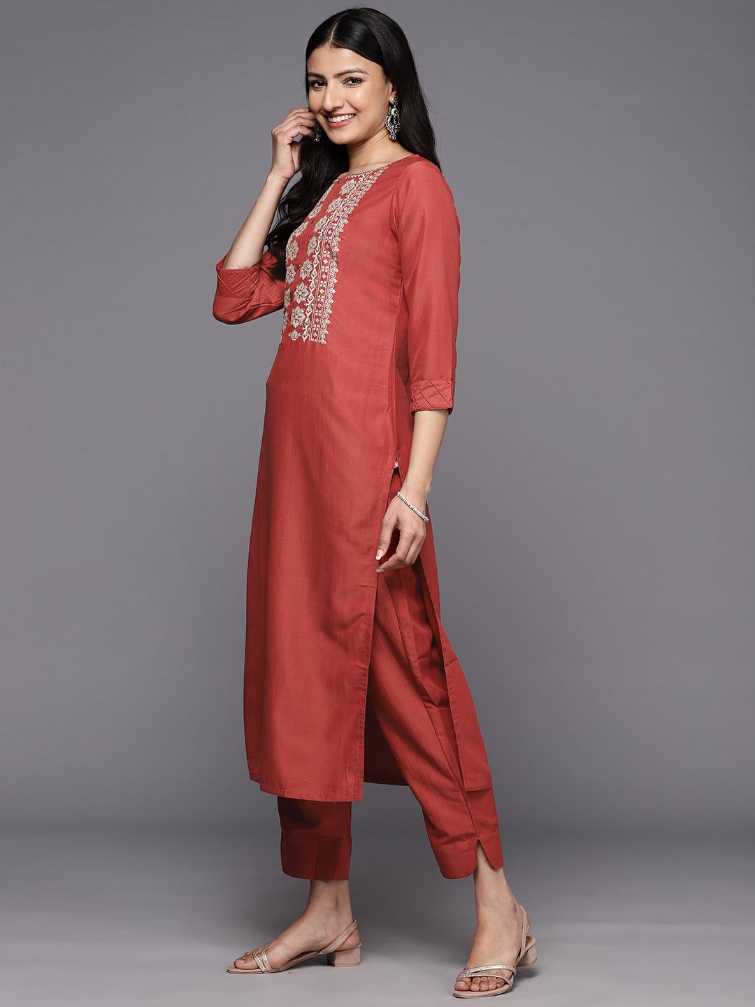 Varanga Ethnic Motifs Embroidered Thread Work Kurta With Trousers & With Dupatta