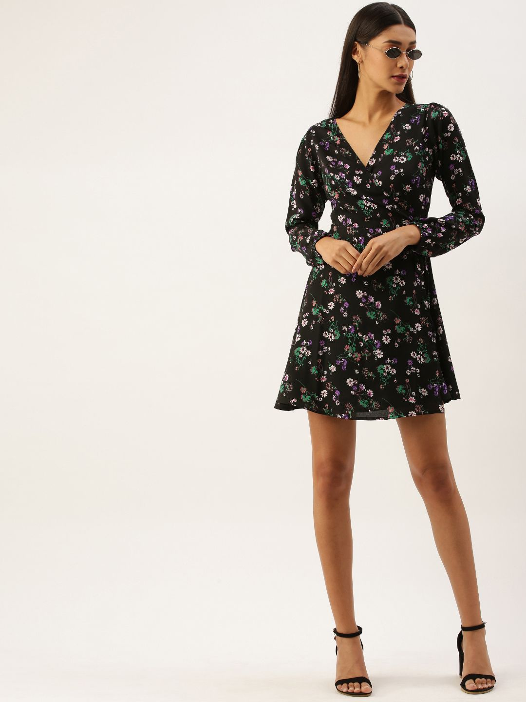 Berrylush Women Black & White Printed Wrap Dress