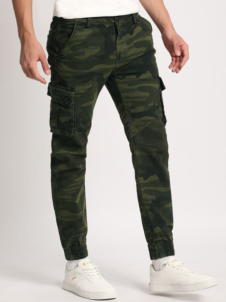THE BEAR HOUSE Men Camouflage Printed Mid-Rise Regular Fit Cargos Trousers