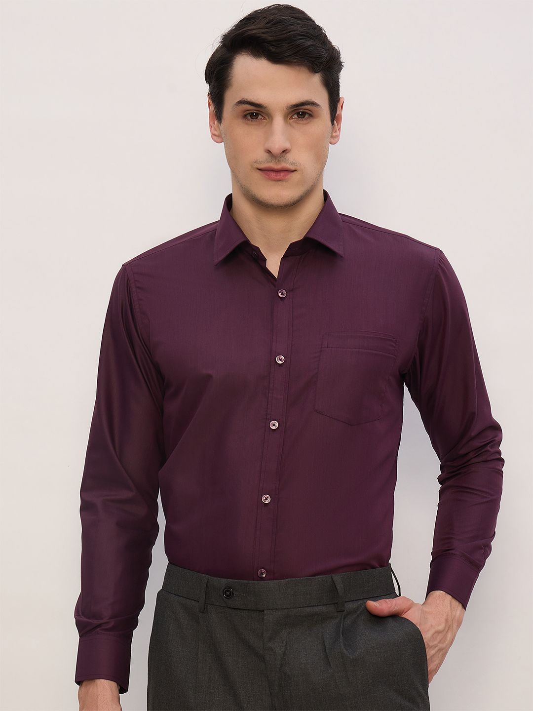 DENNISON Men Wine-Coloured Comfort Slim Fit Solid Formal Shirt