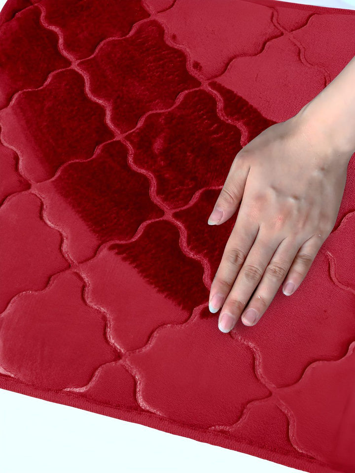 Story@home Red Textured Microfiber Anti Skid 210 GSM Bath Mat
